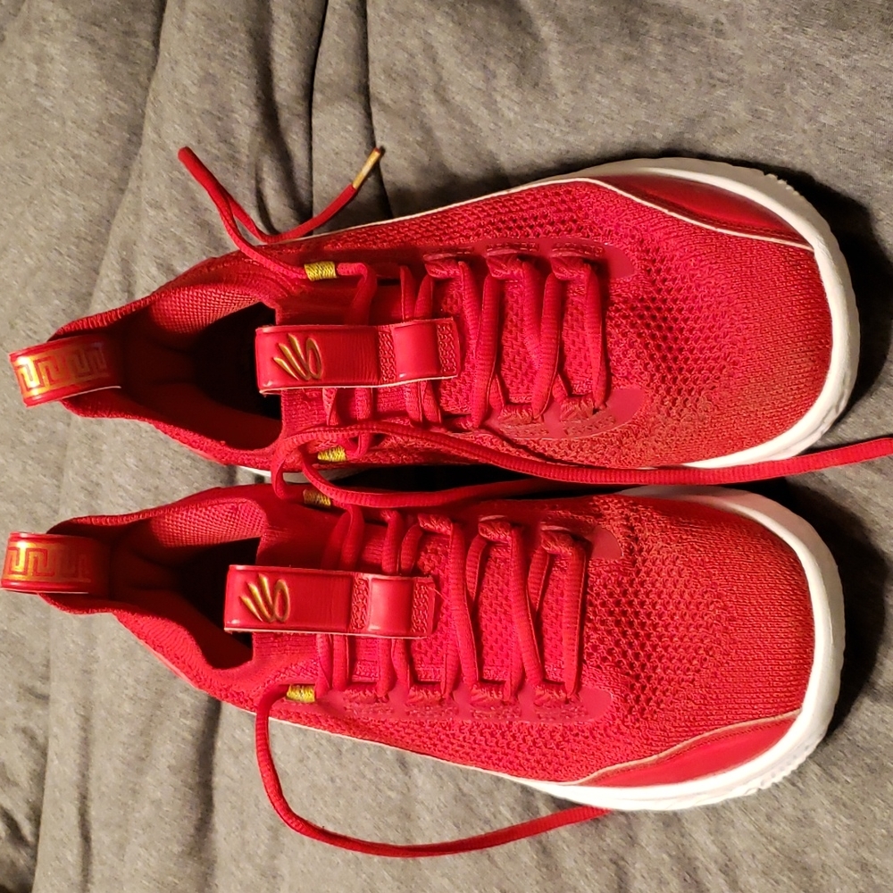 Currys 8